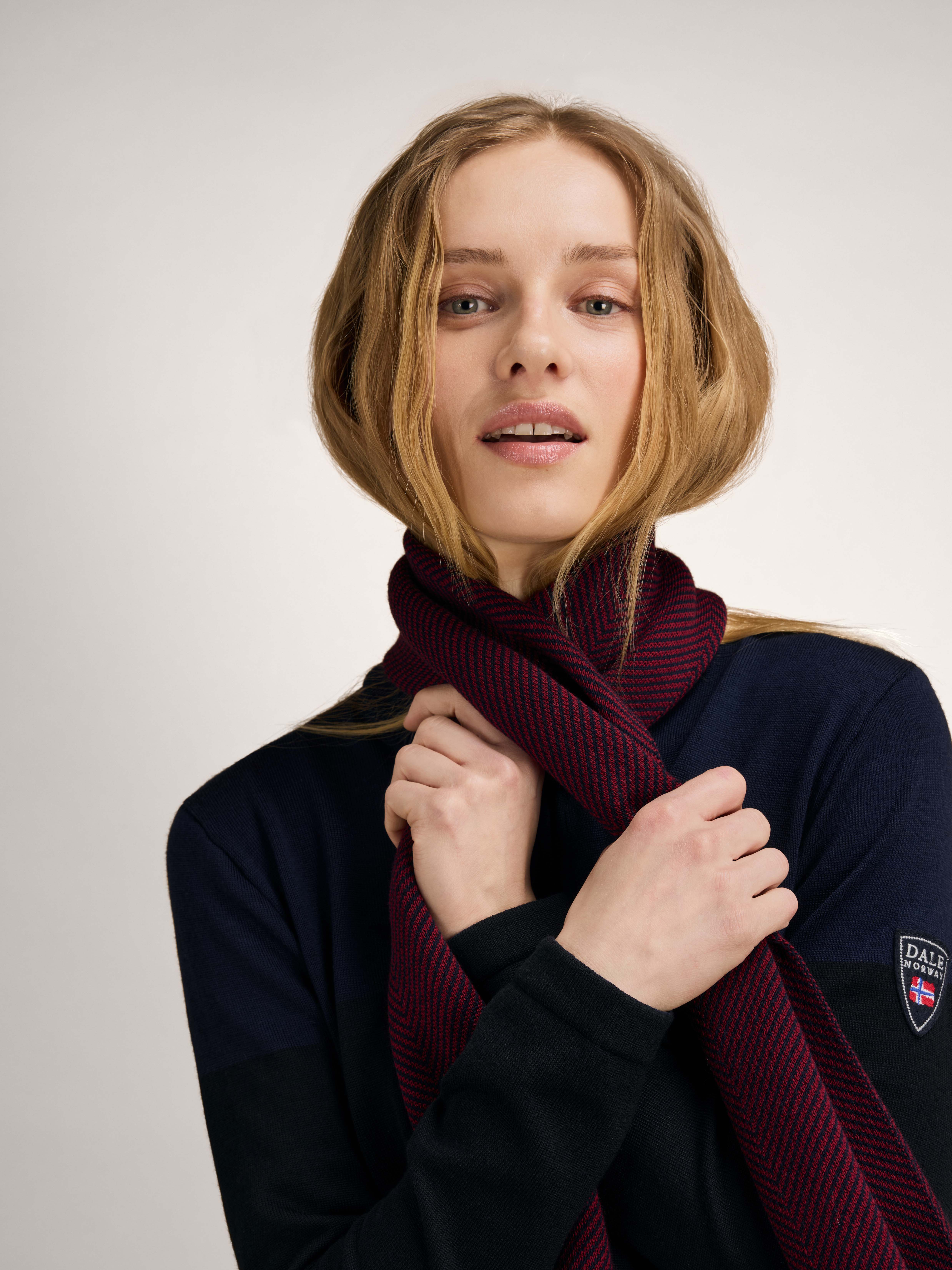 Cortina Scarf - Merino Wool Marine Redrose