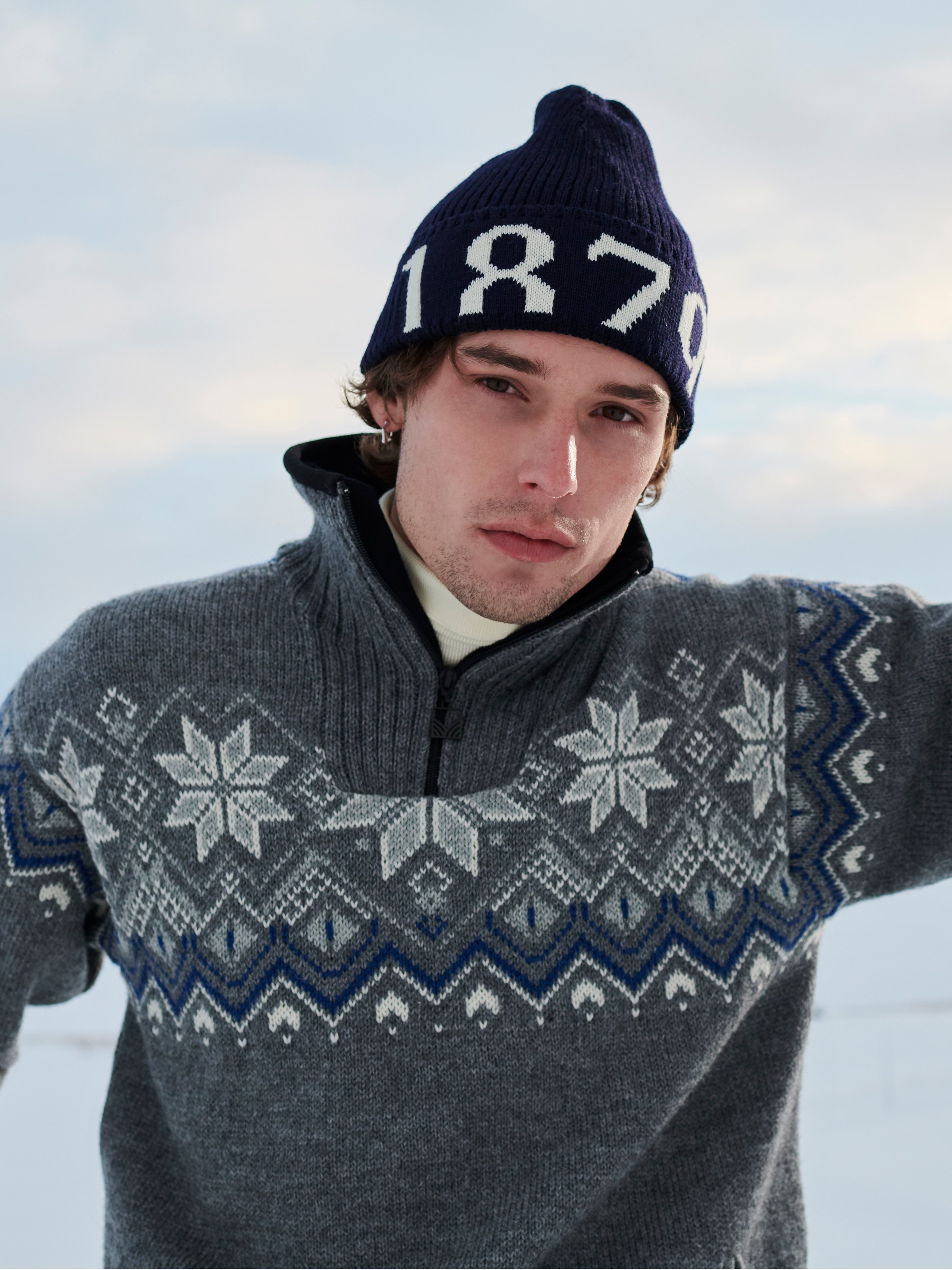 1879 unisex wool hat  Navy Offwhite