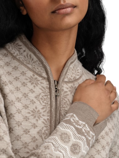 Solbridge Jacket Solfrid Fem Jacket Mountainstone Sand Offwhite - Dale of Norway