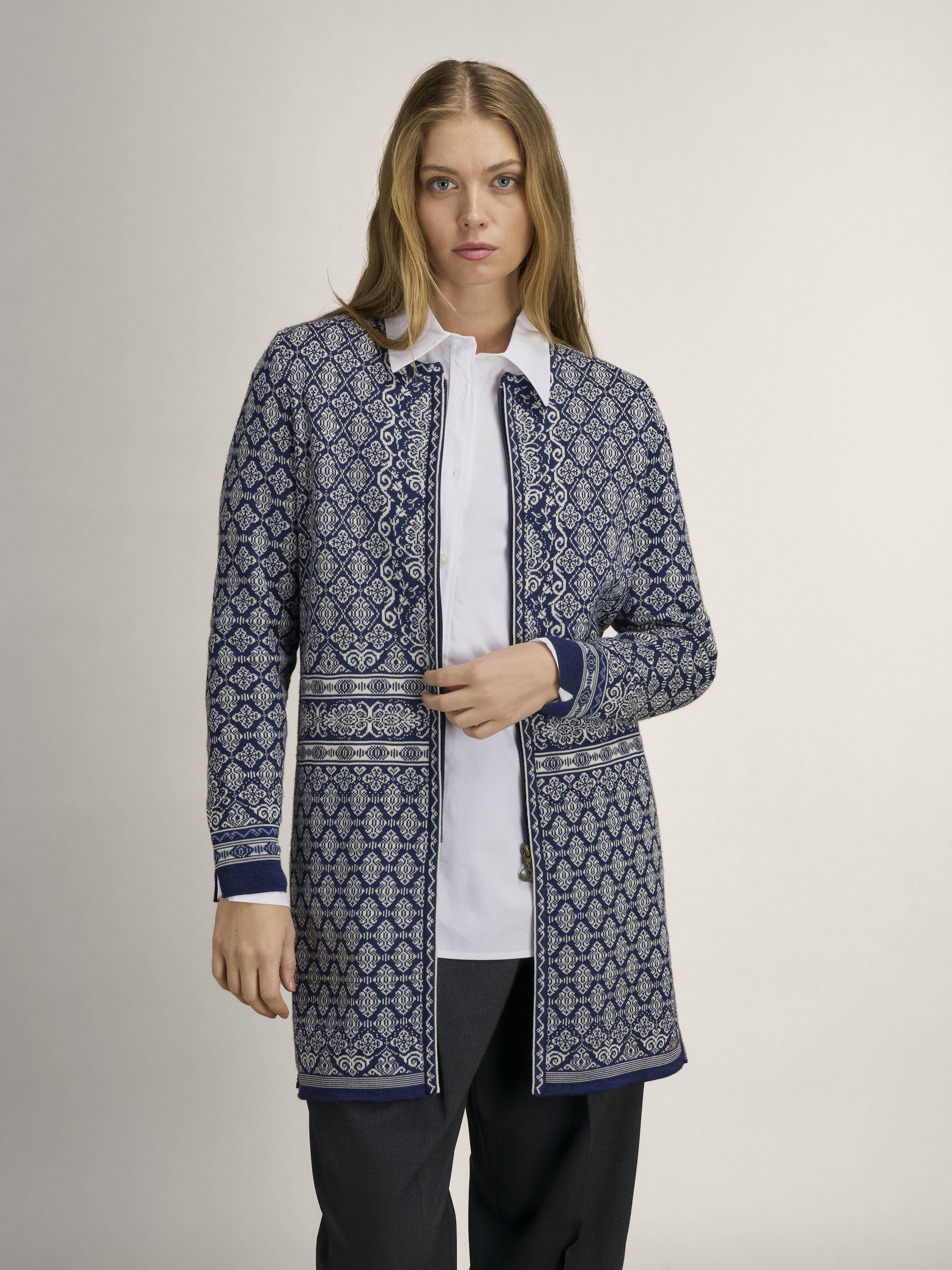 Ingeborg Women’s Jacket - Merino Electricstorm Offwhite Blue
