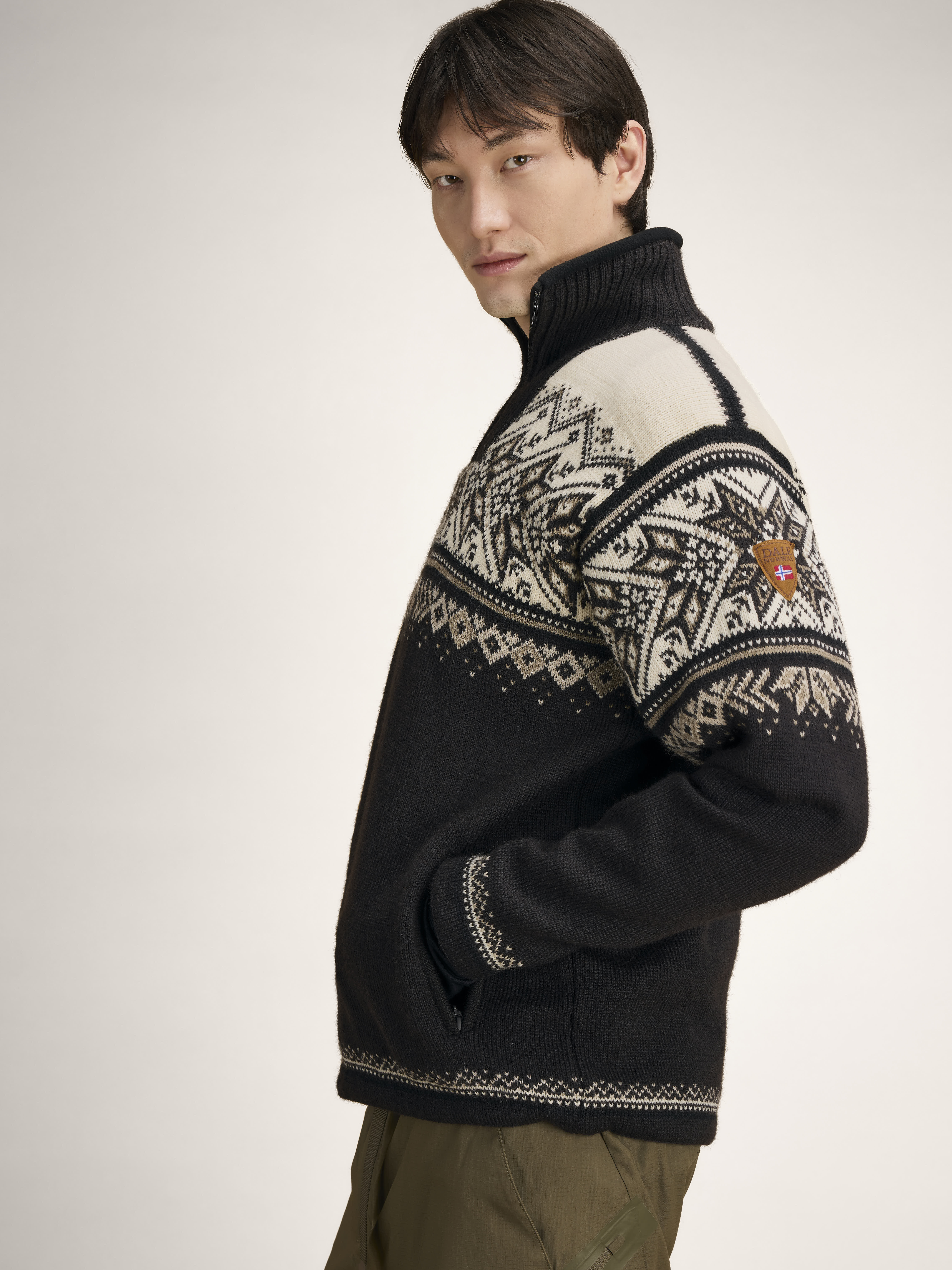 Vail Windproof Men’s Sweater - Norwegian Wool  Black Sandstone