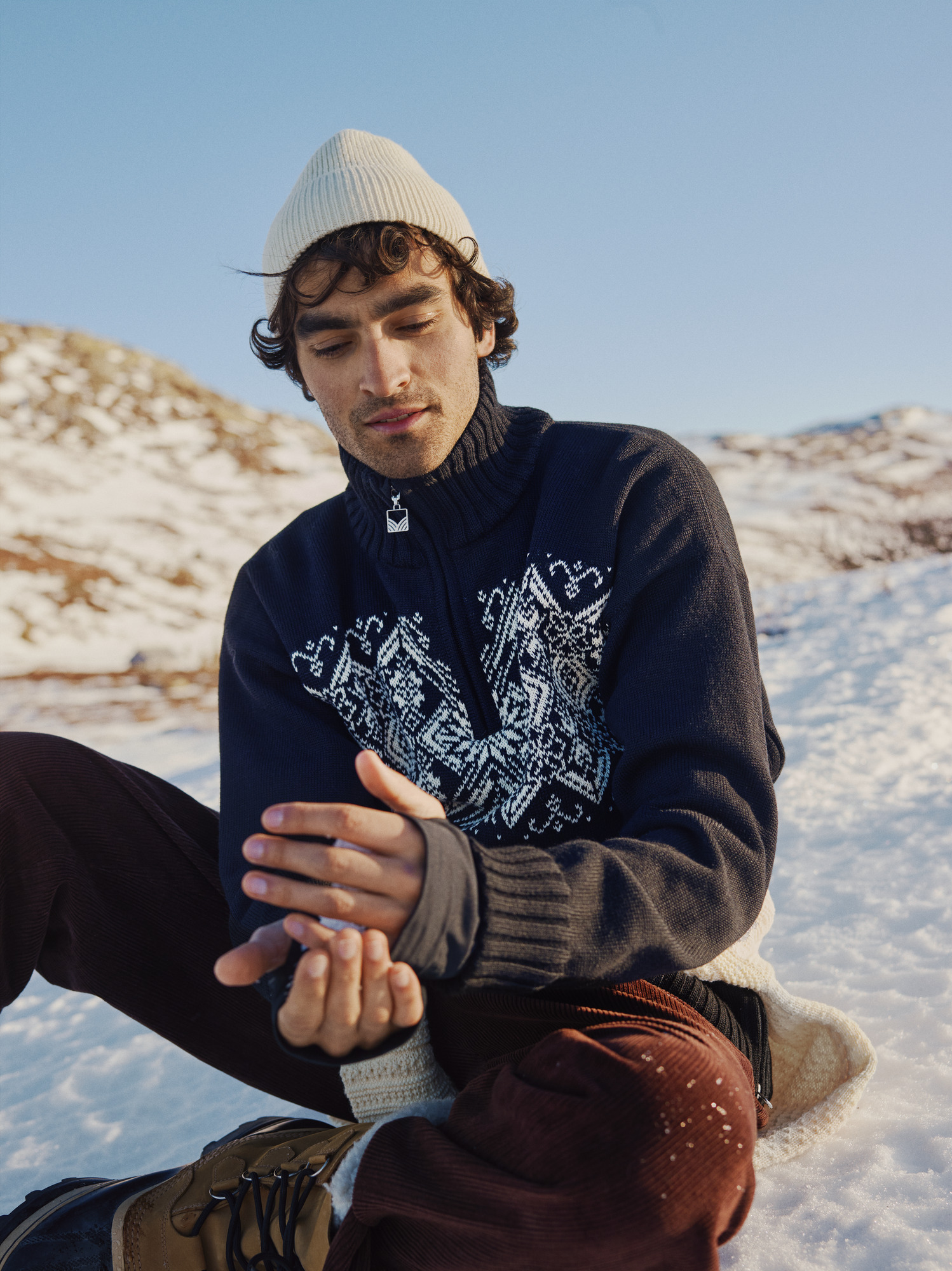 Roset Masc. WP Black Offwhite - Dale of Norway