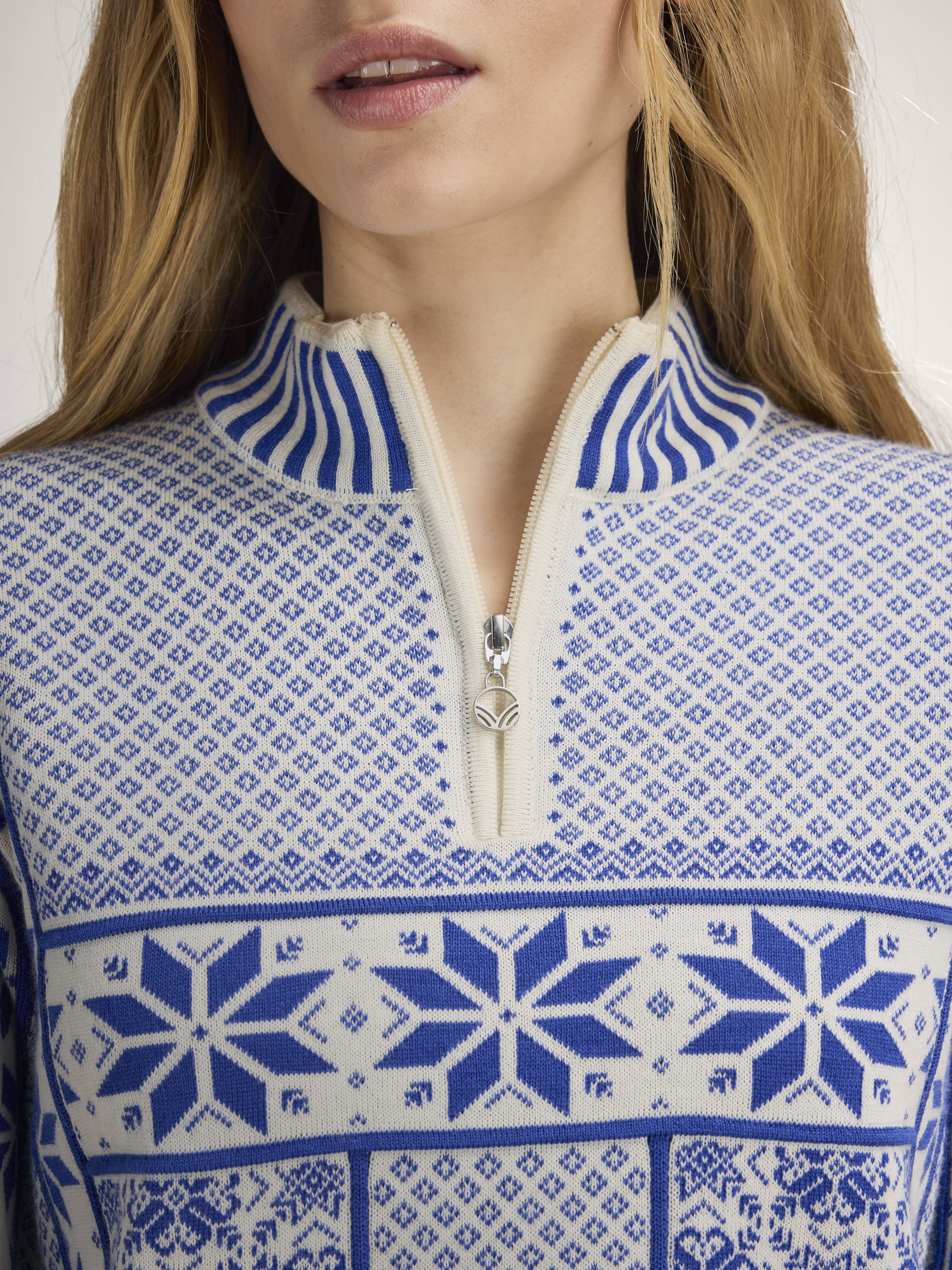 Vardåsen Women's Sweater Offwhite Ultramarine