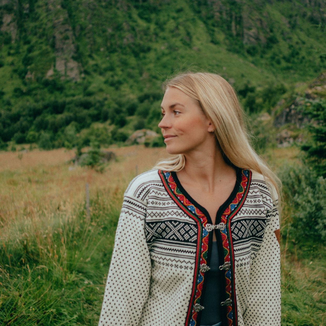 Influencer Fie Agerskov wearing a knitted sweater from Dale of Norway